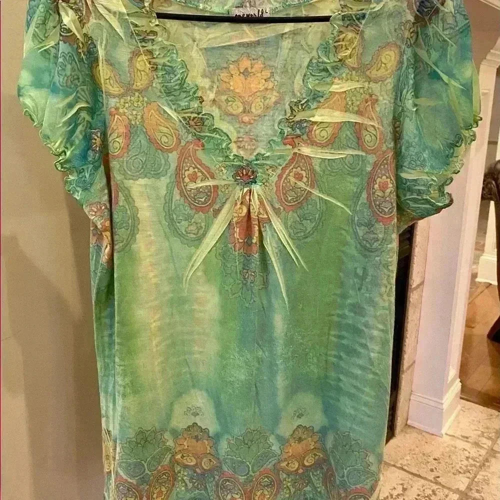 One World vintage short sleeve colorful paisley V-neck top- size L-NWOT